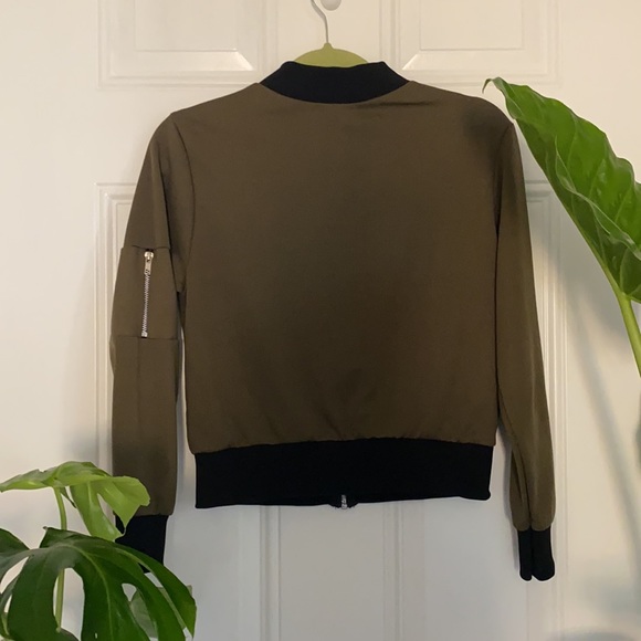 Olive green cropped jacket - Picture 2 of 3